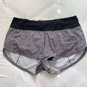 2.5 inch size 4 Grey lululemon speed up low rise